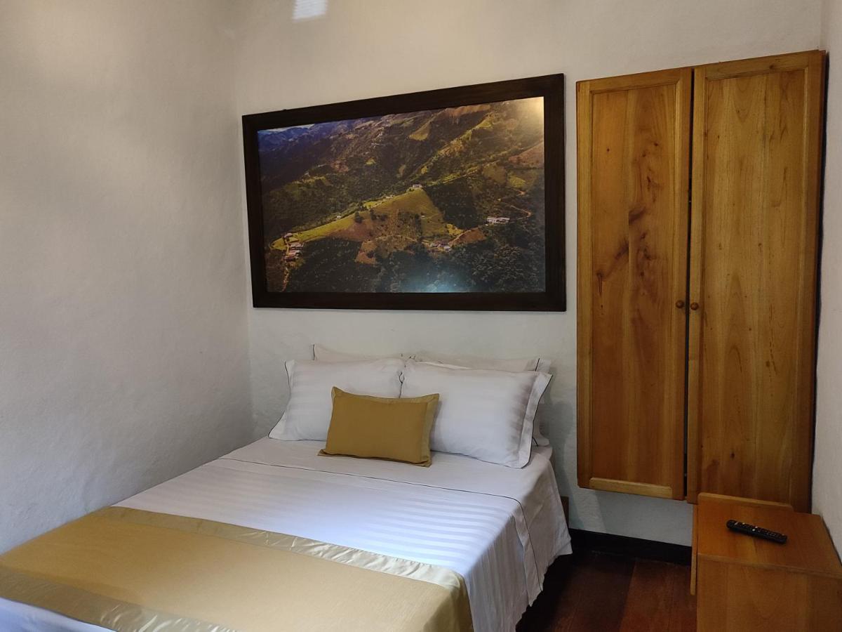 Hotel Boutique La Leyenda 1860 Salamina Bagian luar foto
